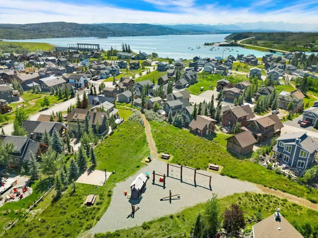 306 Cottageclub Link Rural Rocky View County AB T4C 1B1