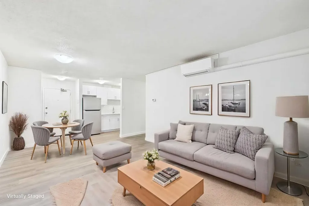 1712 38 Street SE Calgary AB T2A 1H1
