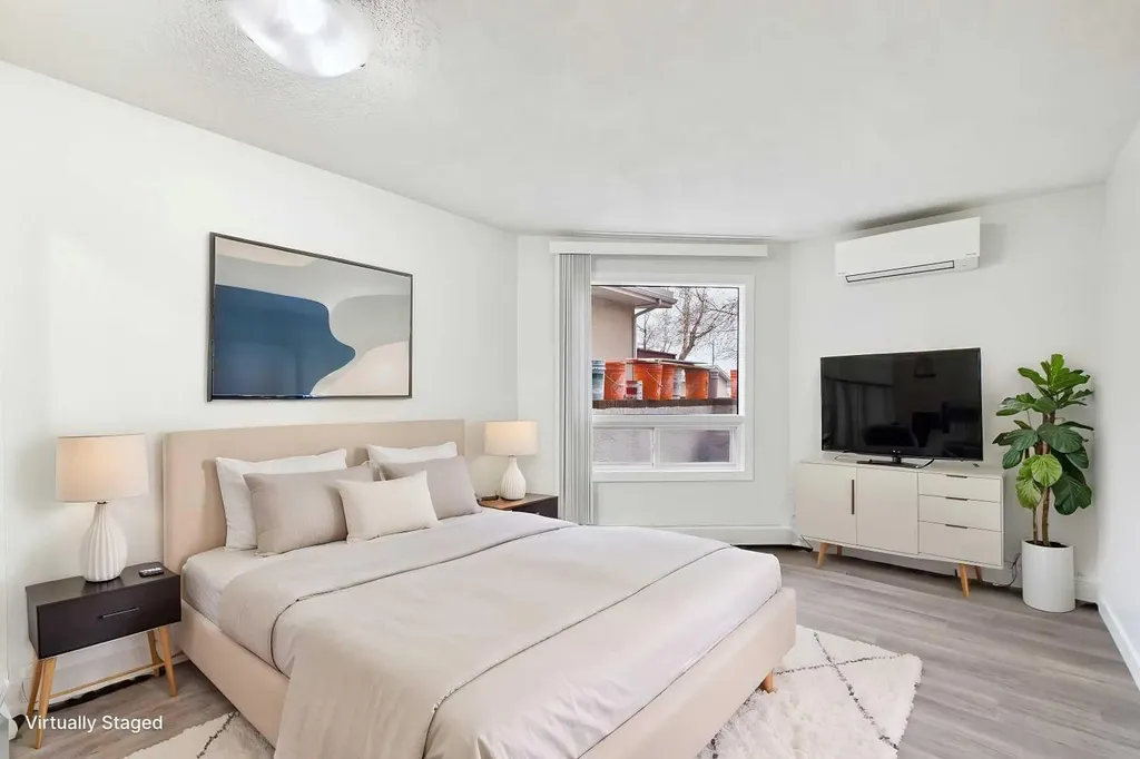 1712 38 Street SE Calgary AB T2A 1H1