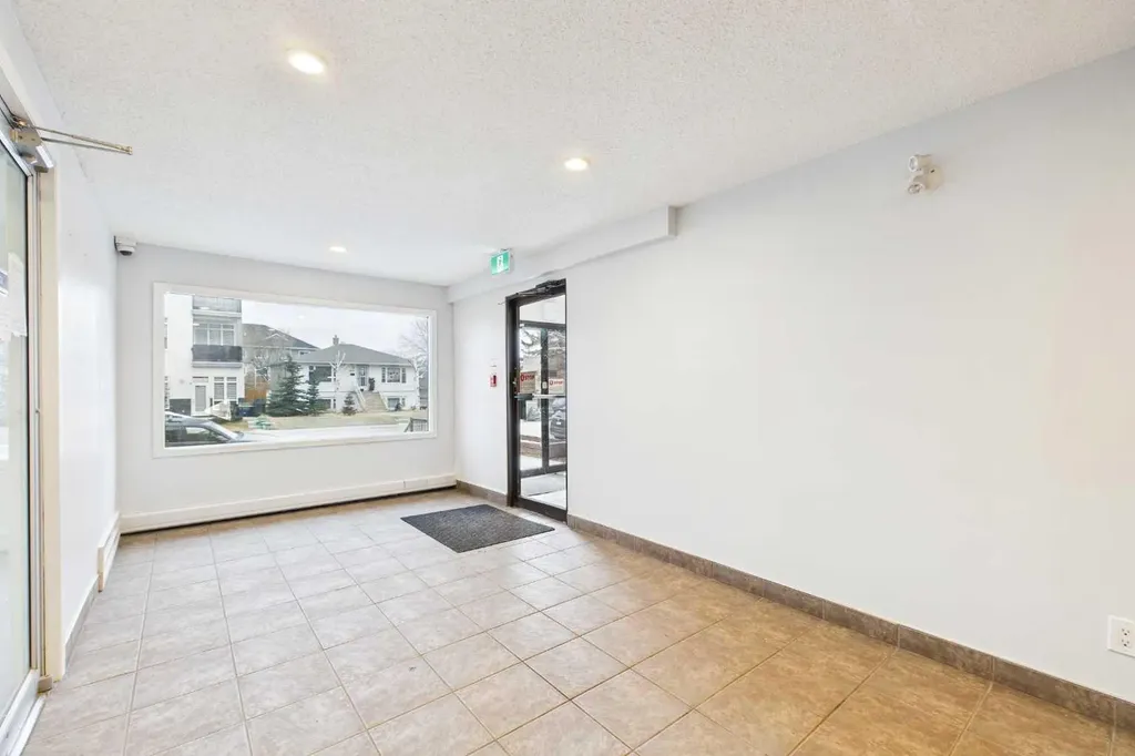 1712 38 Street SE Calgary AB T2A 1H1