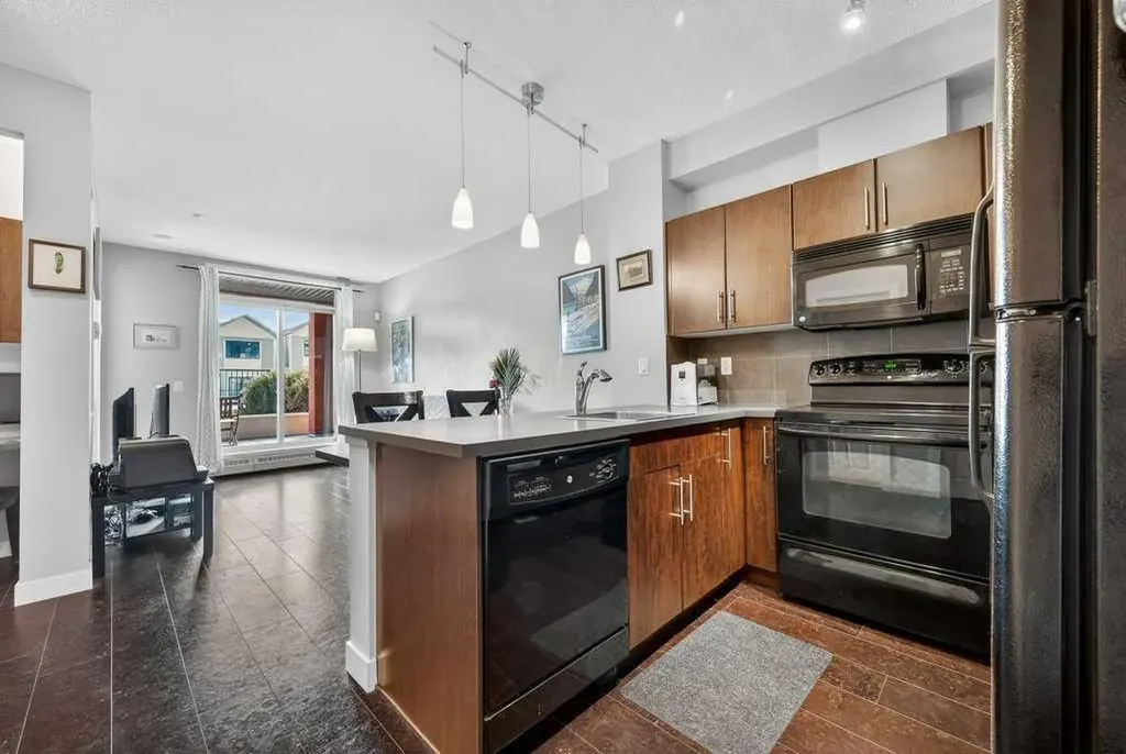 2727 28 Avenue SE Calgary AB T2B 0L4