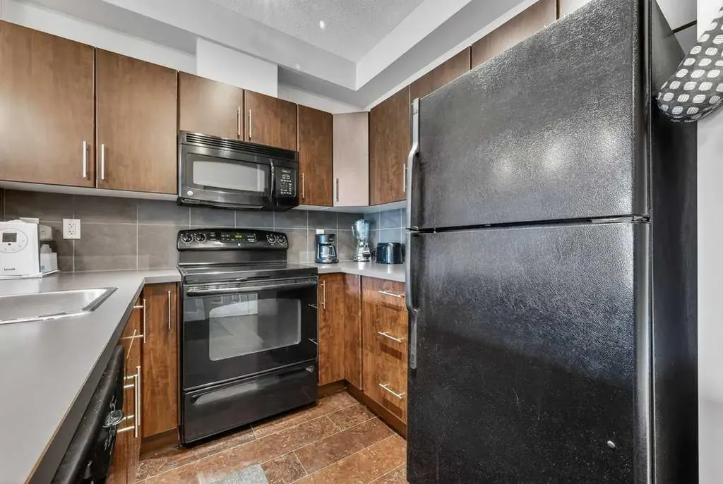 2727 28 Avenue SE Calgary AB T2B 0L4