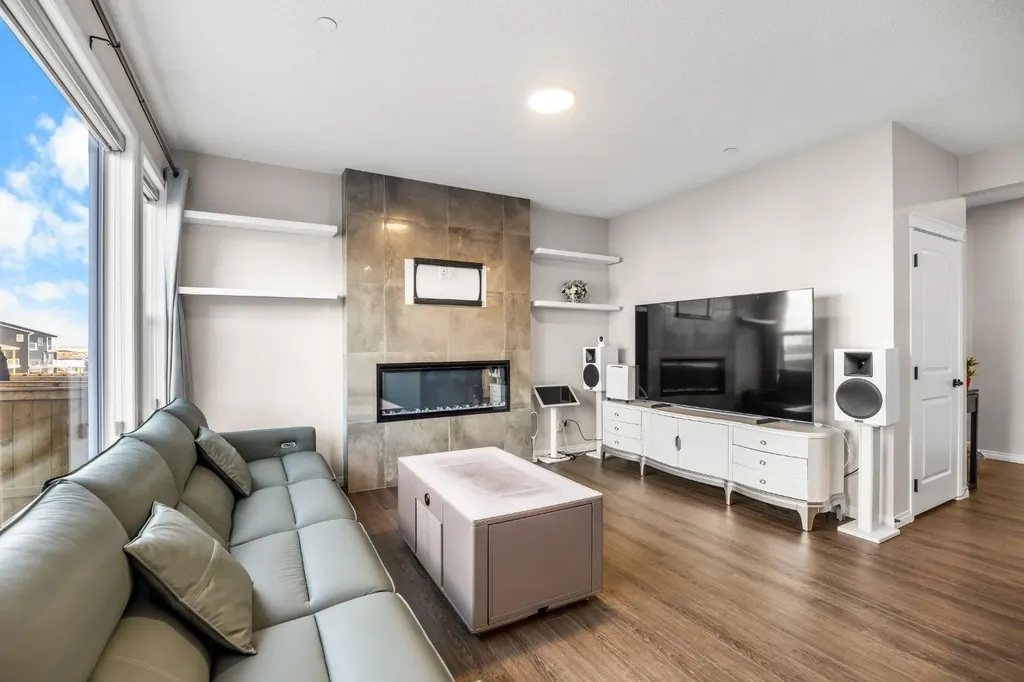 17 Calhoun Crescent NE Calgary AB T3P 1X8