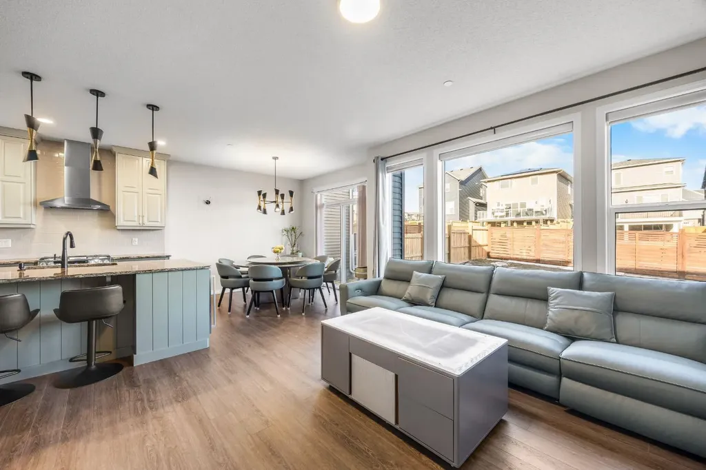 17 Calhoun Crescent NE Calgary AB T3P 1X8