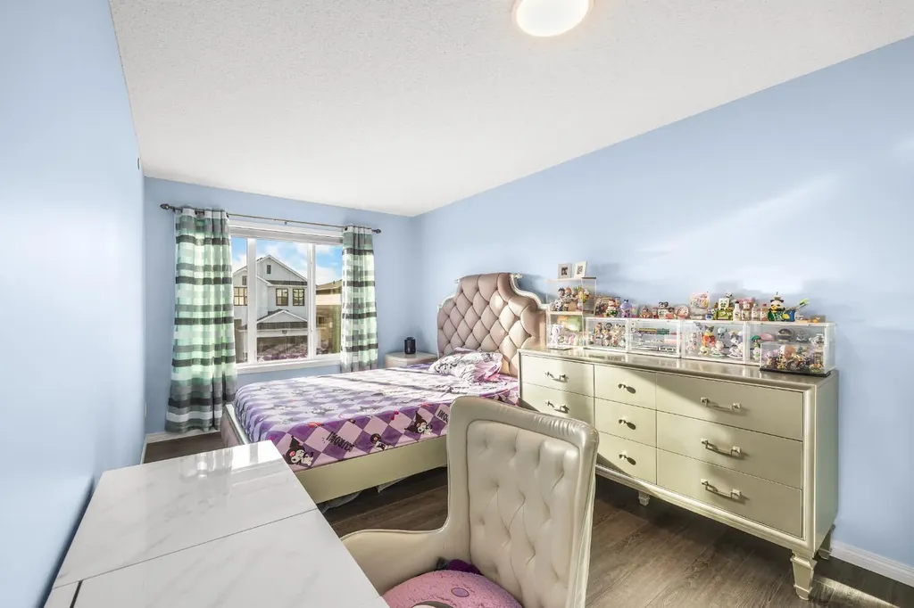 17 Calhoun Crescent NE Calgary AB T3P 1X8