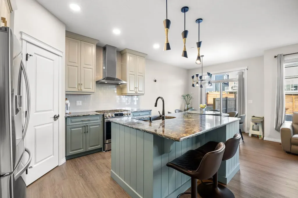 17 Calhoun Crescent NE Calgary AB T3P 1X8