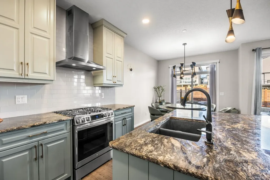 17 Calhoun Crescent NE Calgary AB T3P 1X8