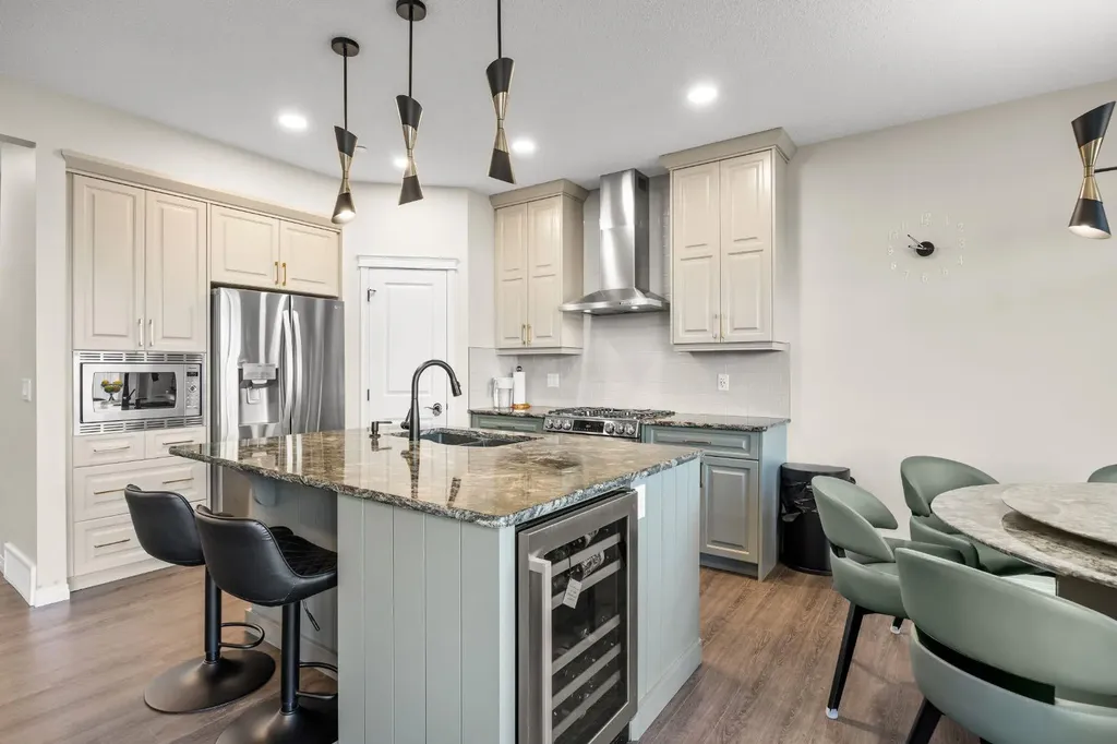 17 Calhoun Crescent NE Calgary AB T3P 1X8