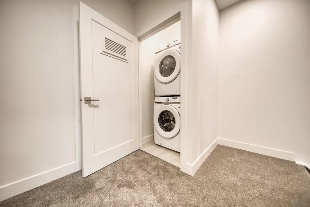 81 Royal Elm Green NW Calgary AB T3G 0G8