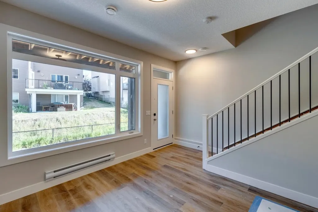 81 Royal Elm Green NW Calgary AB T3G 0G8