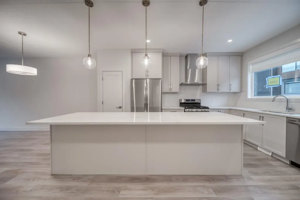 81 Royal Elm Green NW Calgary AB T3G 0G8