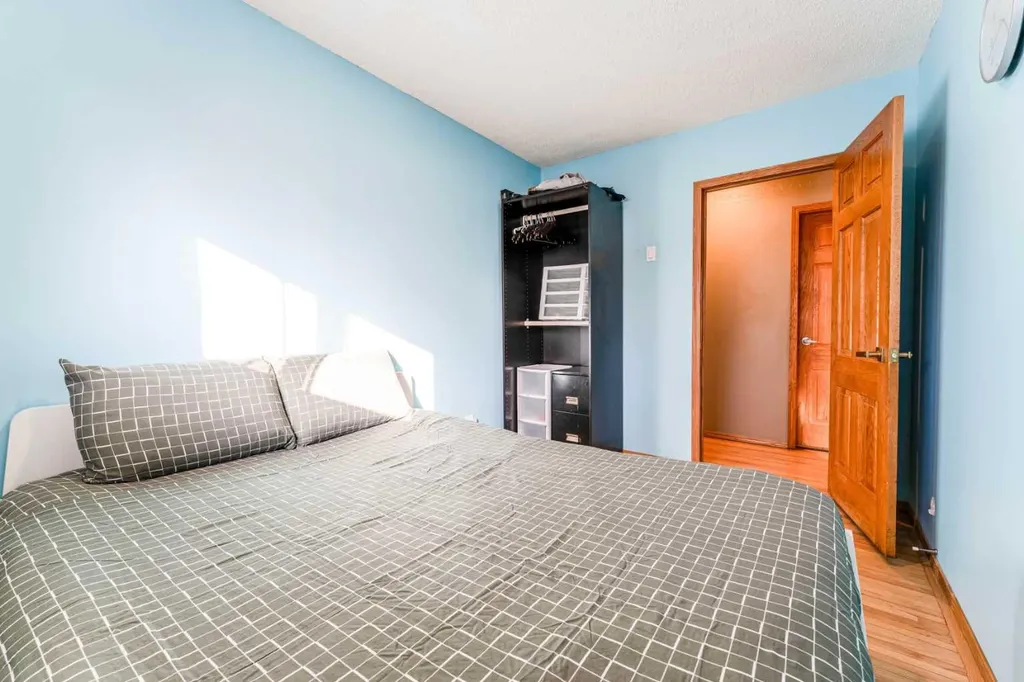 2018 Cottonwood Crescent SE Calgary AB T2B 1T1