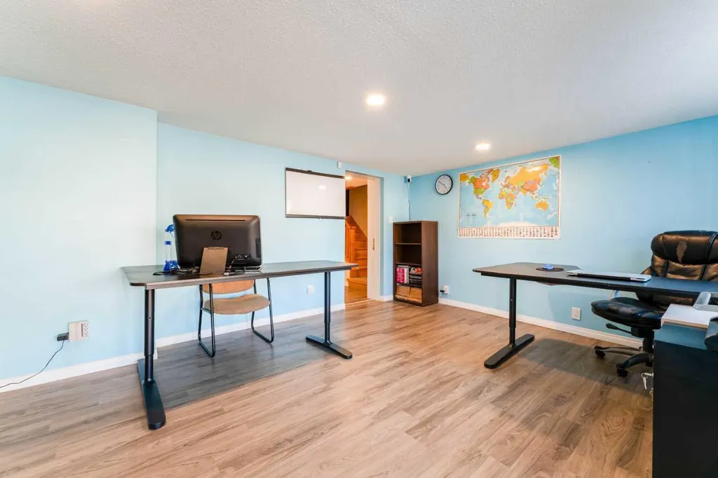 2018 Cottonwood Crescent SE Calgary AB T2B 1T1