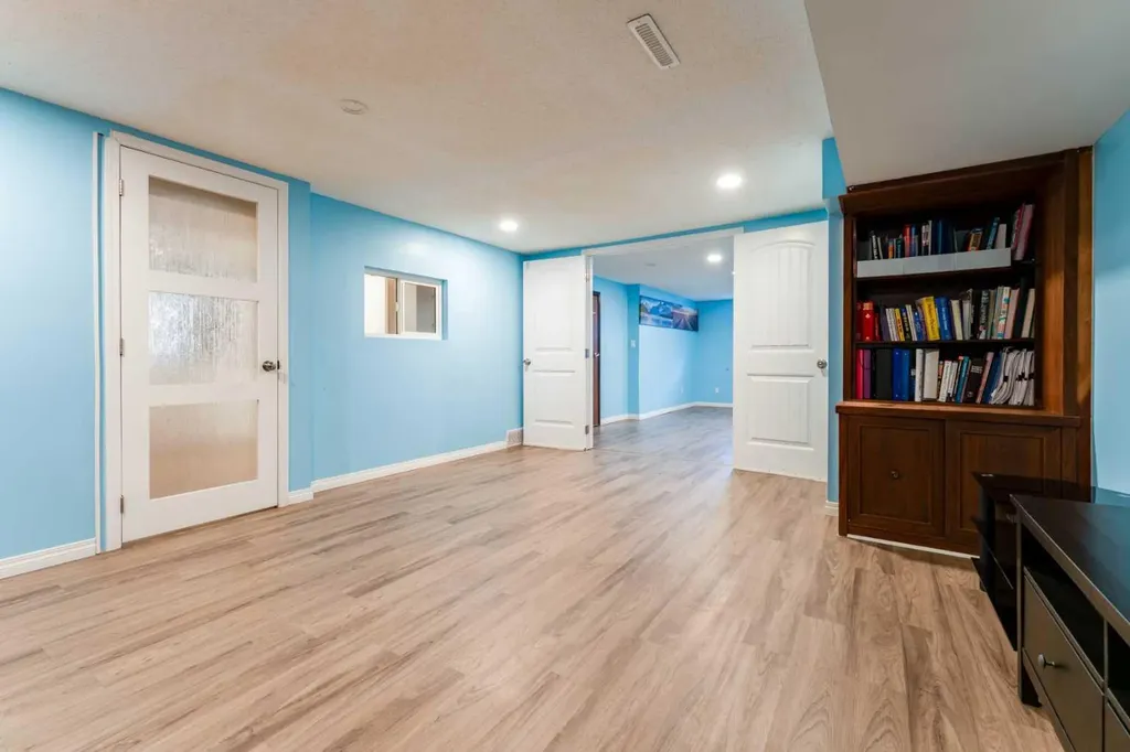 2018 Cottonwood Crescent SE Calgary AB T2B 1T1