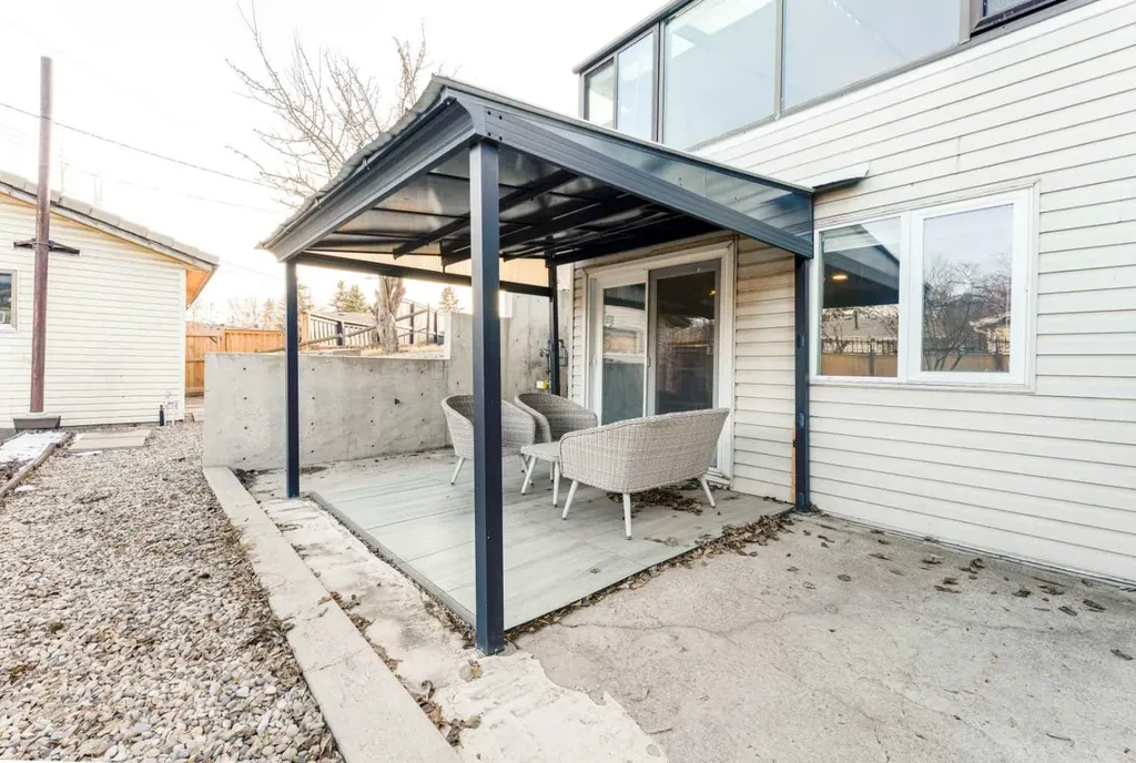 2018 Cottonwood Crescent SE Calgary AB T2B 1T1