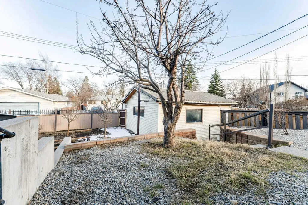 2018 Cottonwood Crescent SE Calgary AB T2B 1T1
