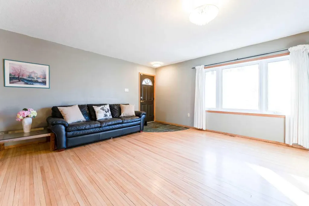 2018 Cottonwood Crescent SE Calgary AB T2B 1T1