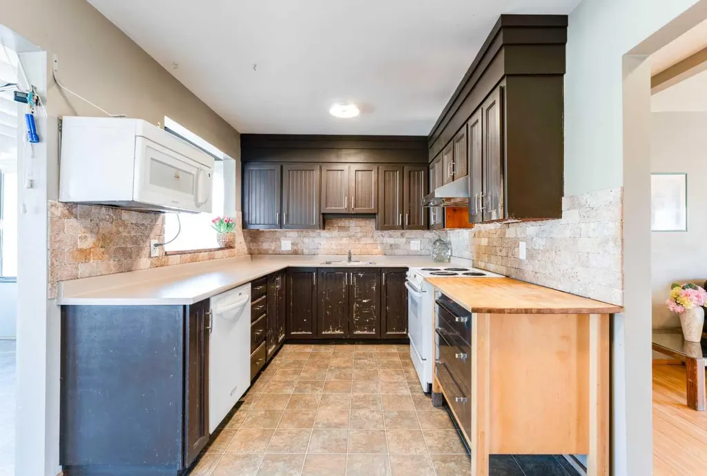 2018 Cottonwood Crescent SE Calgary AB T2B 1T1
