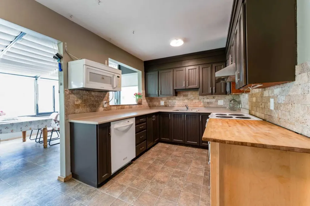 2018 Cottonwood Crescent SE Calgary AB T2B 1T1