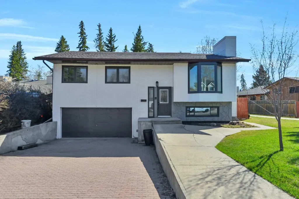 27 Gregson Crescent Red Deer AB T4P 2K3
