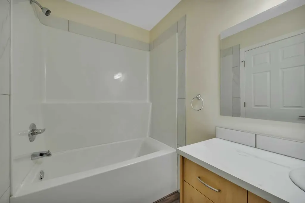 27 Gregson Crescent Red Deer AB T4P 2K3