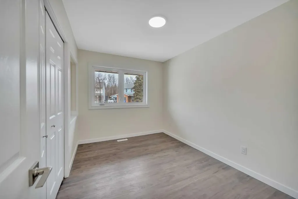 27 Gregson Crescent Red Deer AB T4P 2K3