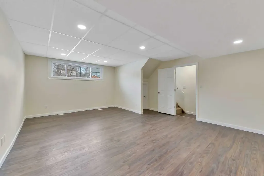 27 Gregson Crescent Red Deer AB T4P 2K3