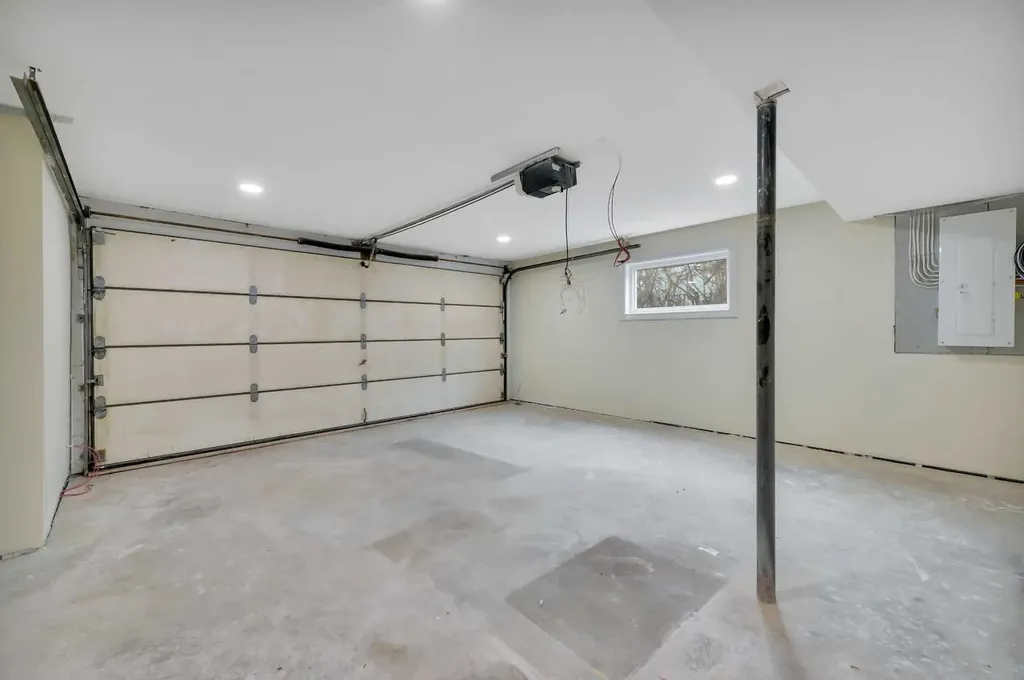 27 Gregson Crescent Red Deer AB T4P 2K3