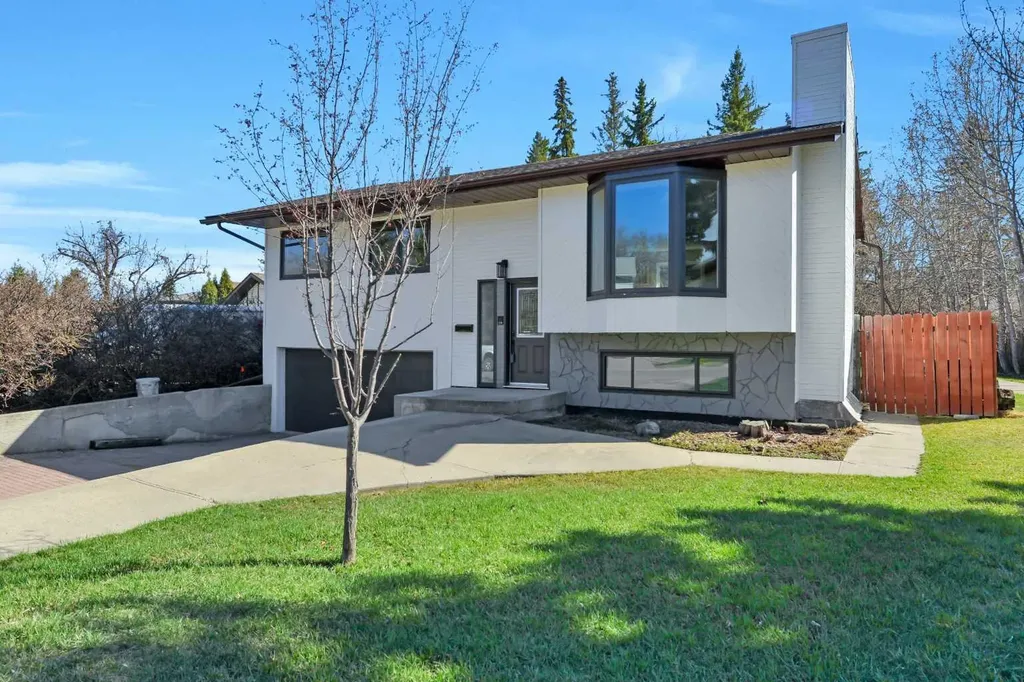 27 Gregson Crescent Red Deer AB T4P 2K3