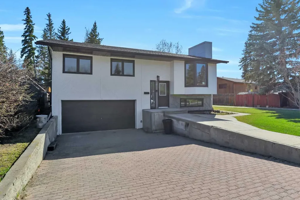 27 Gregson Crescent Red Deer AB T4P 2K3