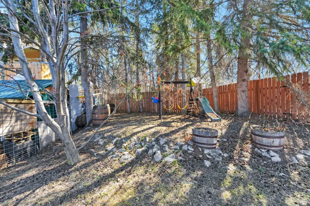 27 Gregson Crescent Red Deer AB T4P 2K3