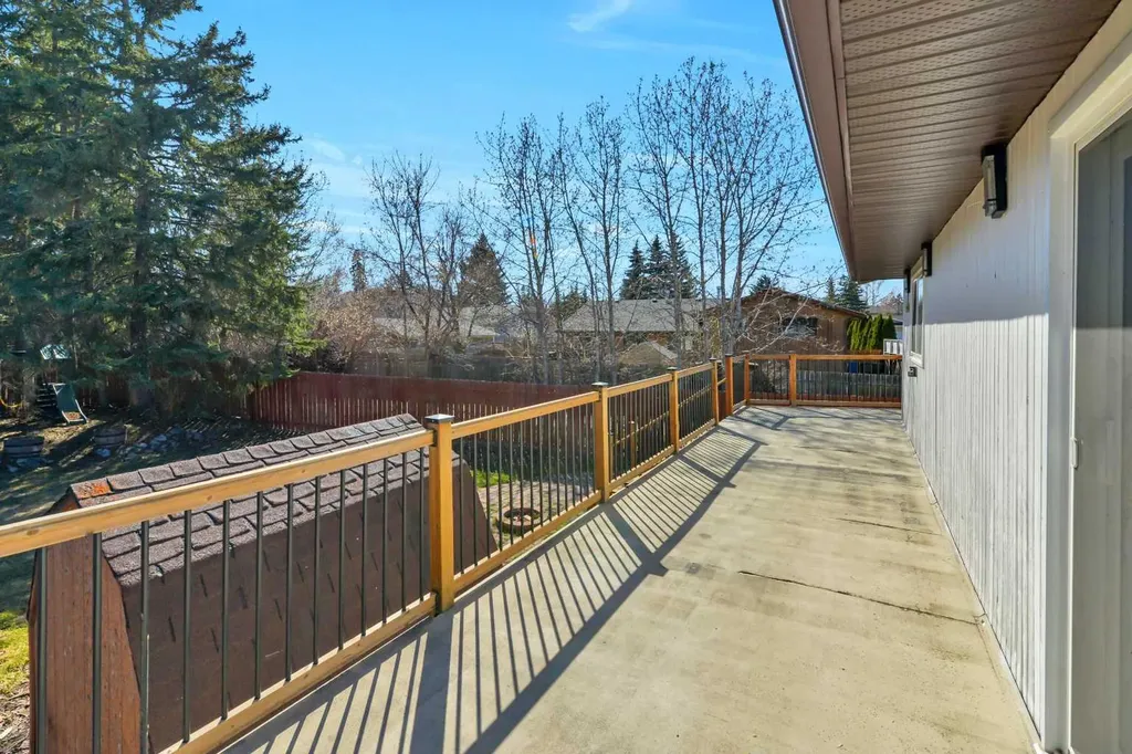 27 Gregson Crescent Red Deer AB T4P 2K3