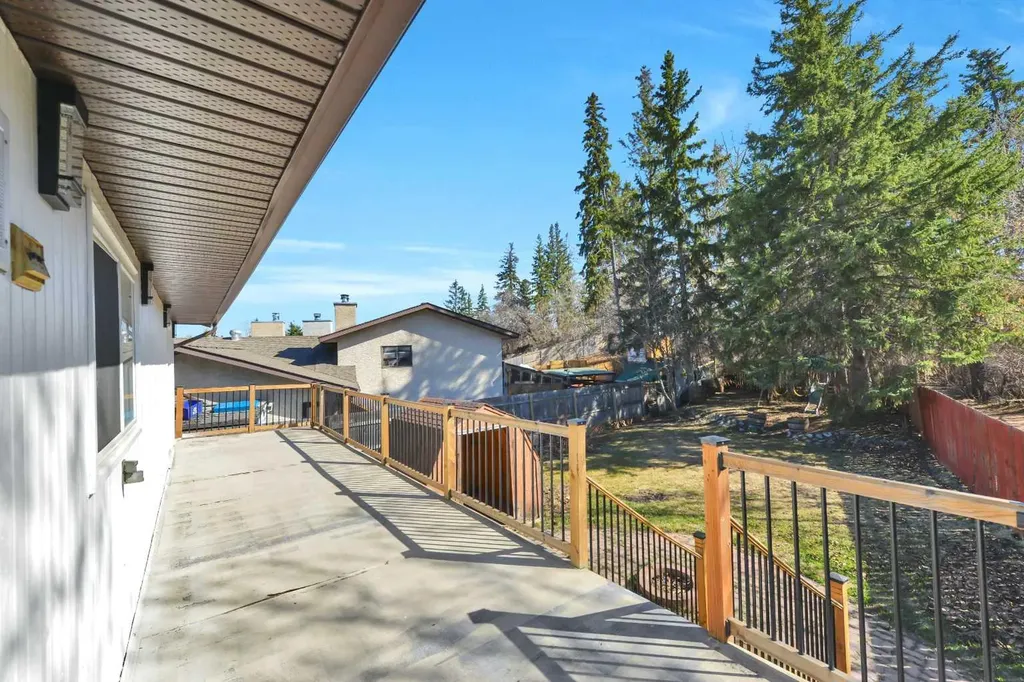 27 Gregson Crescent Red Deer AB T4P 2K3