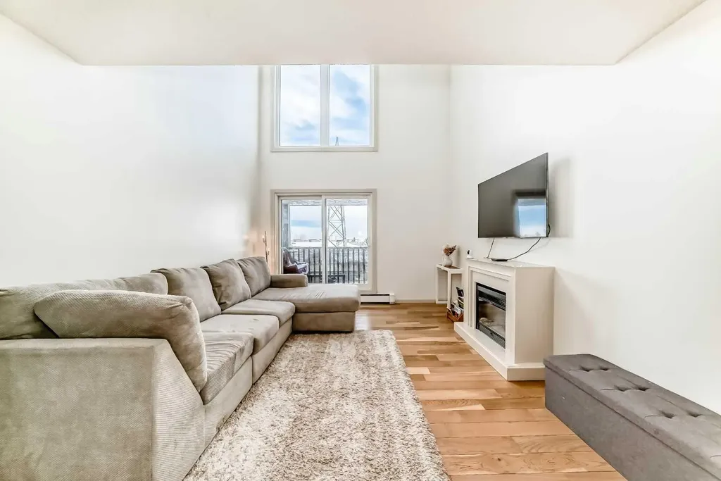 6400 Coach Hill Road SW Calgary AB T3H 1B8