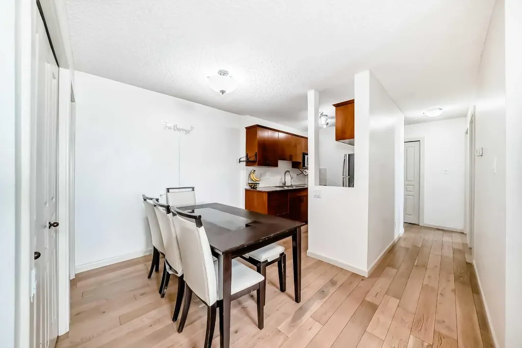 6400 Coach Hill Road SW Calgary AB T3H 1B8