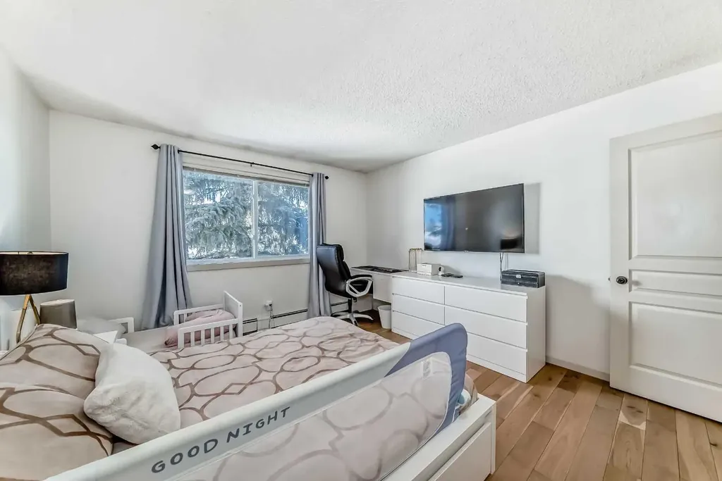 6400 Coach Hill Road SW Calgary AB T3H 1B8