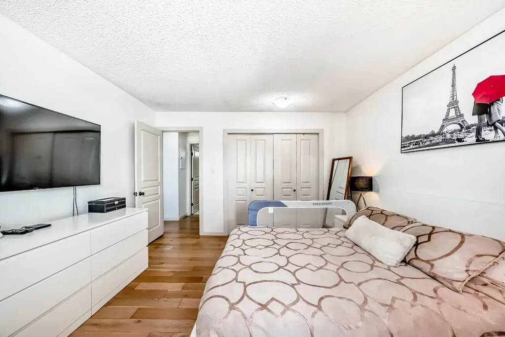6400 Coach Hill Road SW Calgary AB T3H 1B8