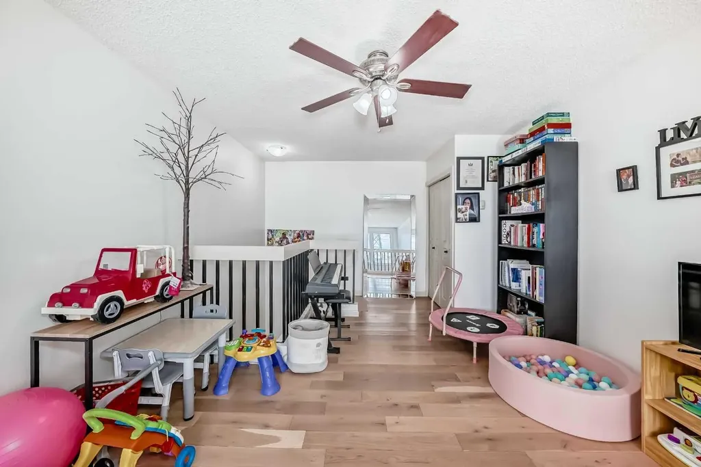 6400 Coach Hill Road SW Calgary AB T3H 1B8