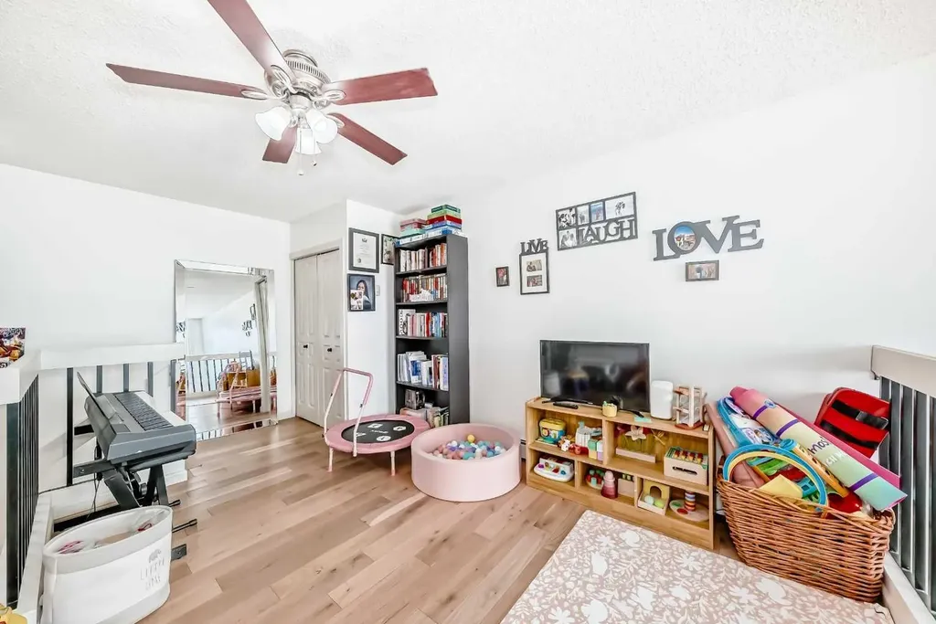 6400 Coach Hill Road SW Calgary AB T3H 1B8