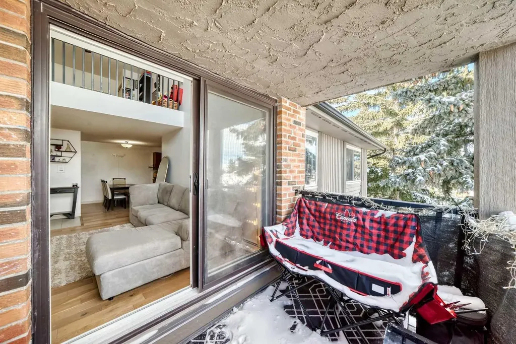 6400 Coach Hill Road SW Calgary AB T3H 1B8