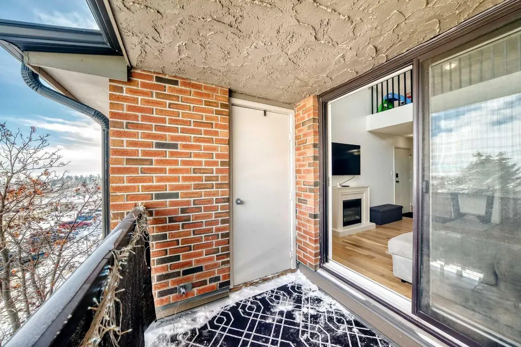 6400 Coach Hill Road SW Calgary AB T3H 1B8