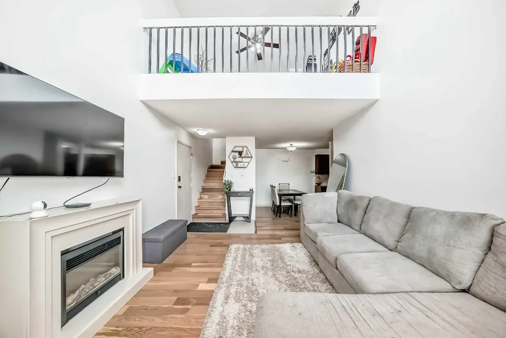6400 Coach Hill Road SW Calgary AB T3H 1B8