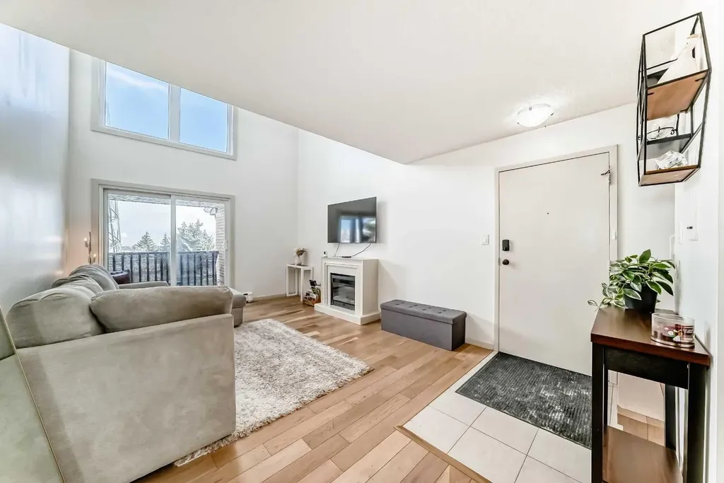 6400 Coach Hill Road SW Calgary AB T3H 1B8