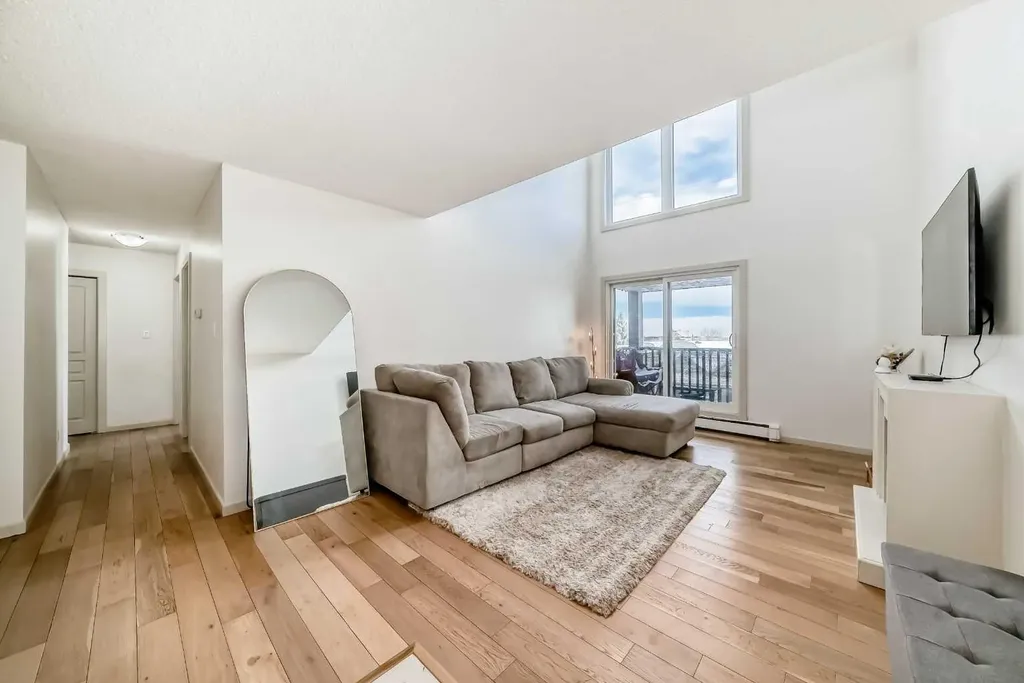 6400 Coach Hill Road SW Calgary AB T3H 1B8