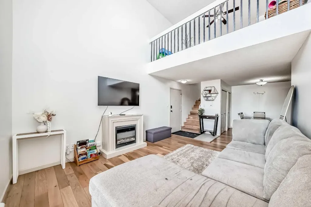 6400 Coach Hill Road SW Calgary AB T3H 1B8