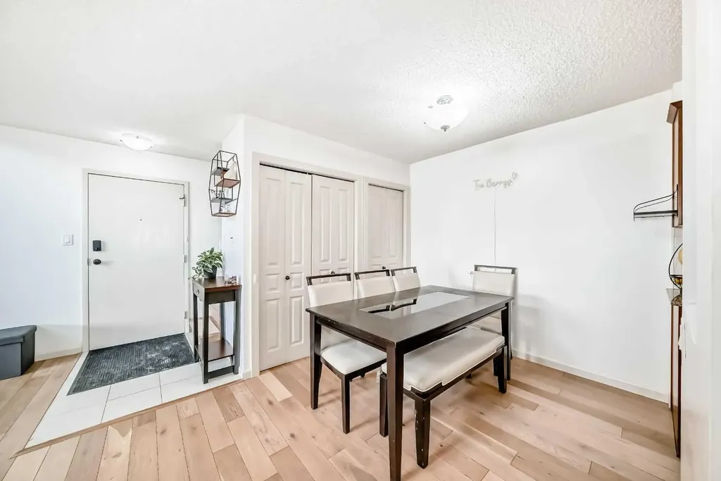 6400 Coach Hill Road SW Calgary AB T3H 1B8