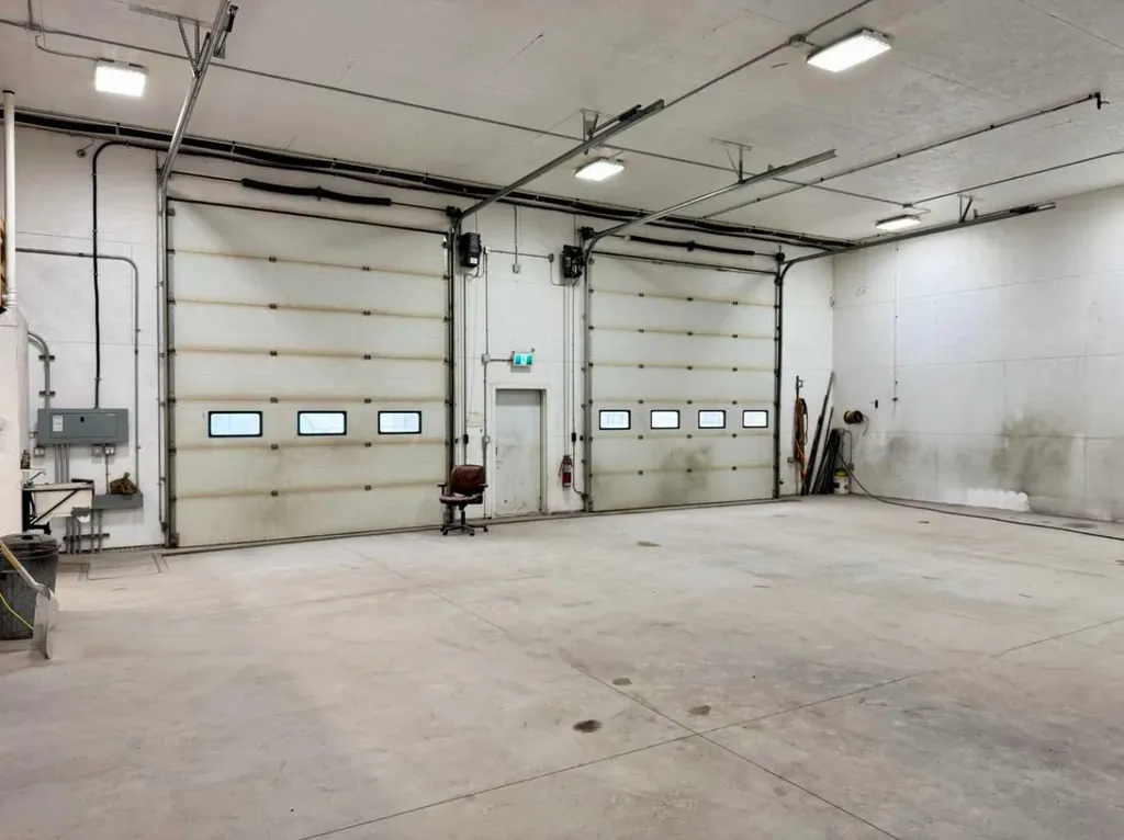913 13 Avenue Coaldale AB T1M1H2
