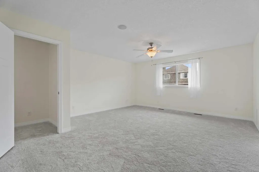 386 Mahogany Terrace SE Calgary AB T3M 0X4