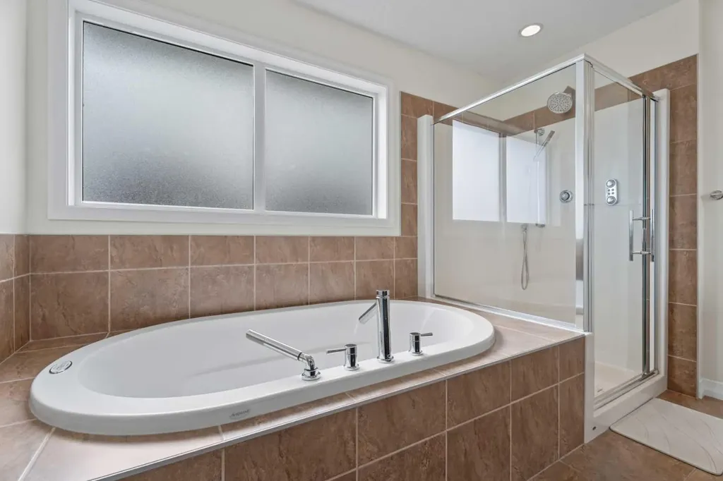 386 Mahogany Terrace SE Calgary AB T3M 0X4