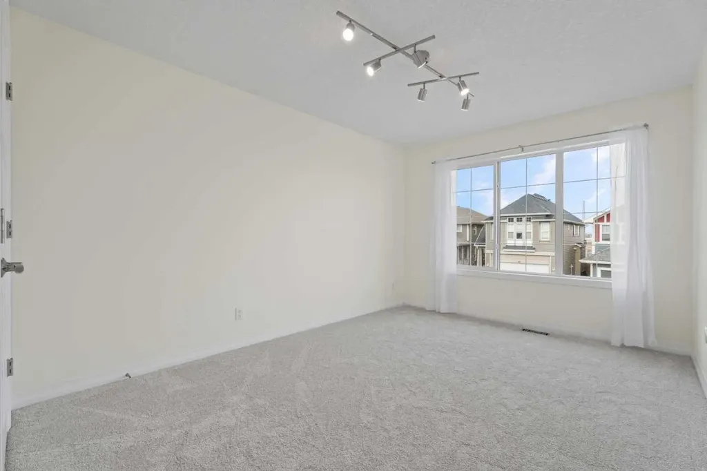 386 Mahogany Terrace SE Calgary AB T3M 0X4